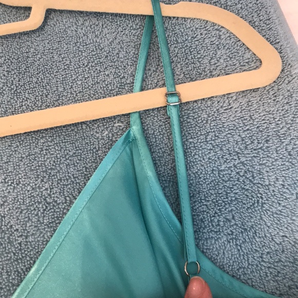 Silk Vneck camisole with adjustable straps NWOT - Picture 4 of 5